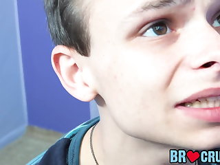 Bez siodełka Young gay shoots cum after raw stepfamily penetration