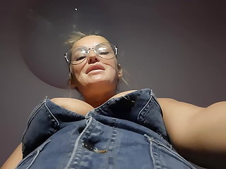 Ruština Jerk off like a girl and eat your sperm, loser